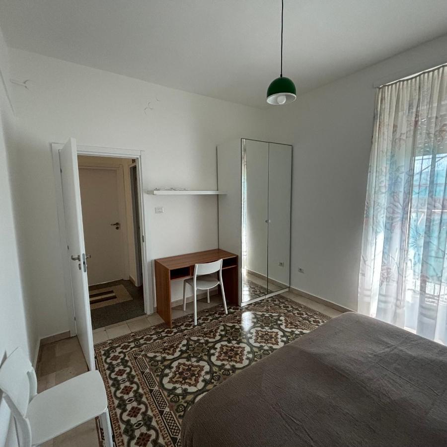 Room & Parking In Centro Citta Con Parcheggio Privato E Wifi Potenza Kültér fotó
