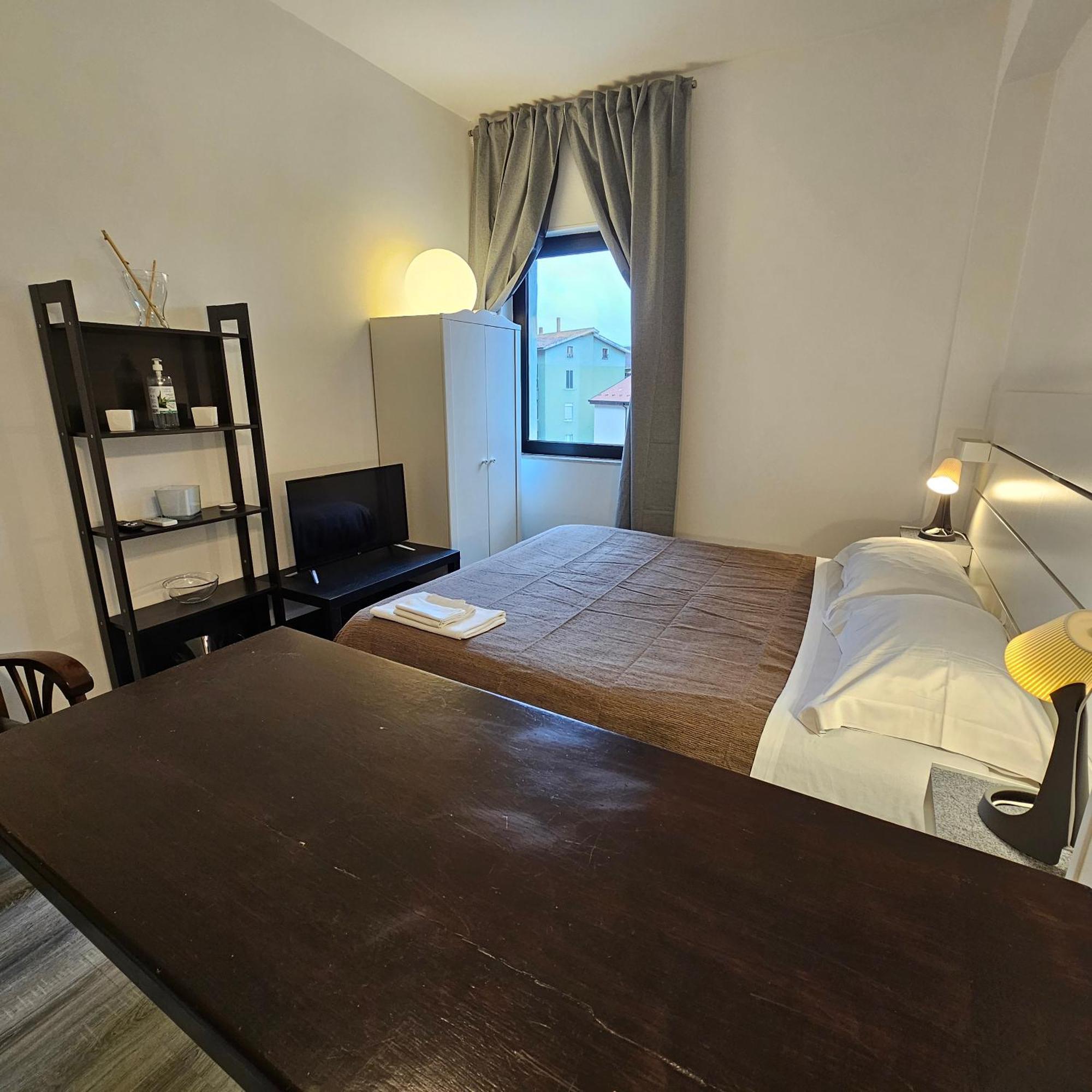 Room & Parking In Centro Citta Con Parcheggio Privato E Wifi Potenza Kültér fotó