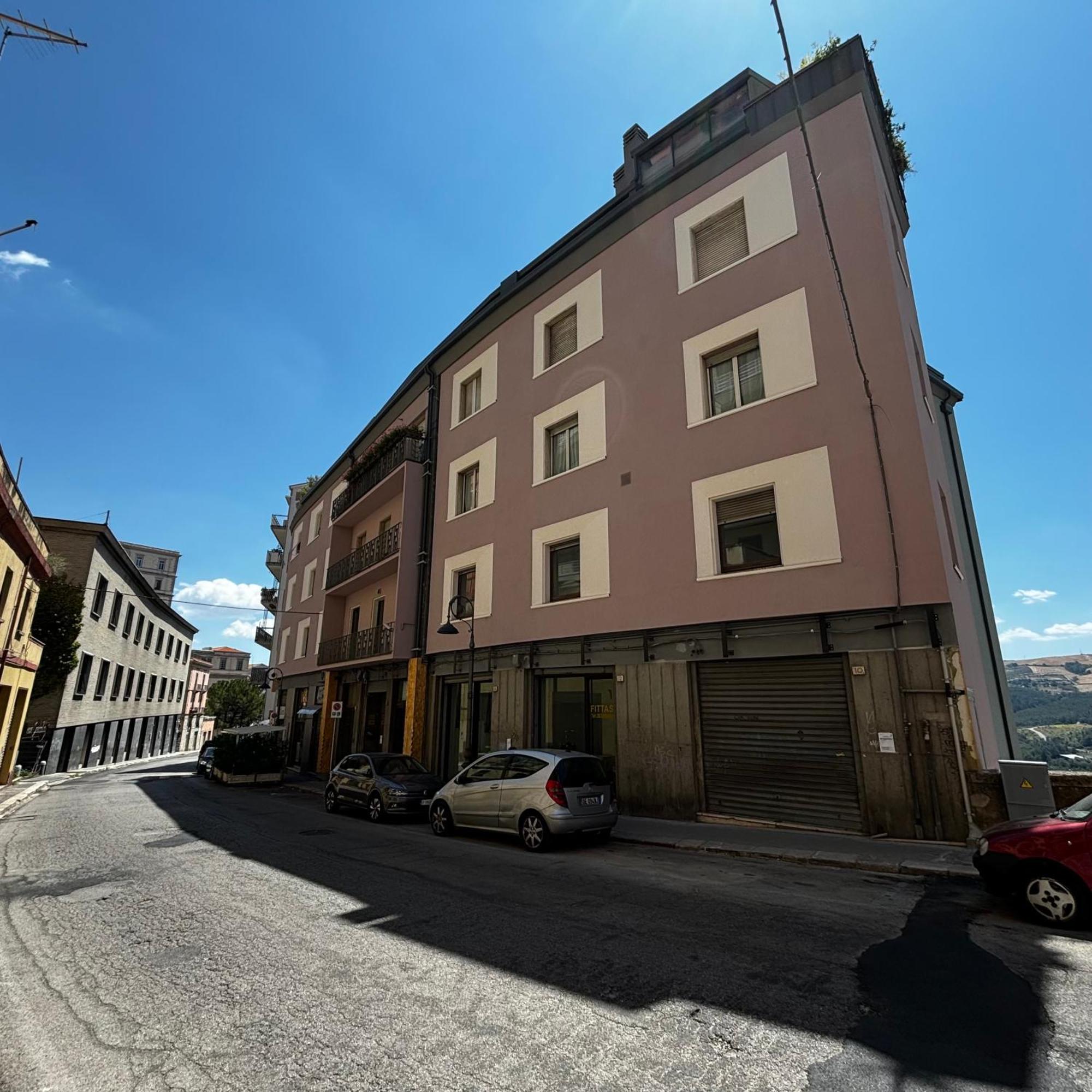 Room & Parking In Centro Citta Con Parcheggio Privato E Wifi Potenza Kültér fotó
